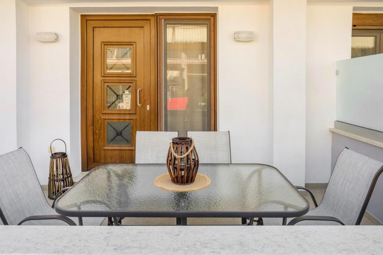 Ifestos Apartment